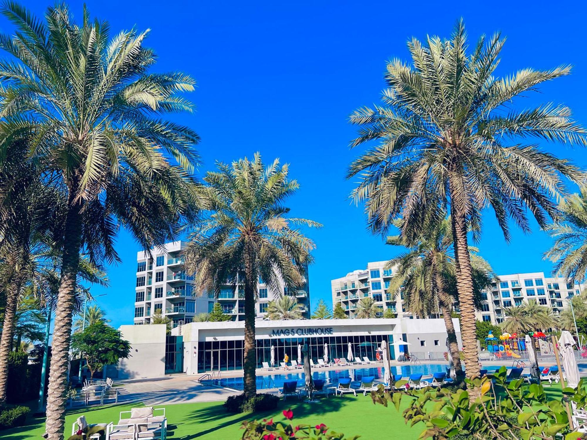 Sleek Modern 1br, & Pool View Trueurbanbb Apartment Dubai